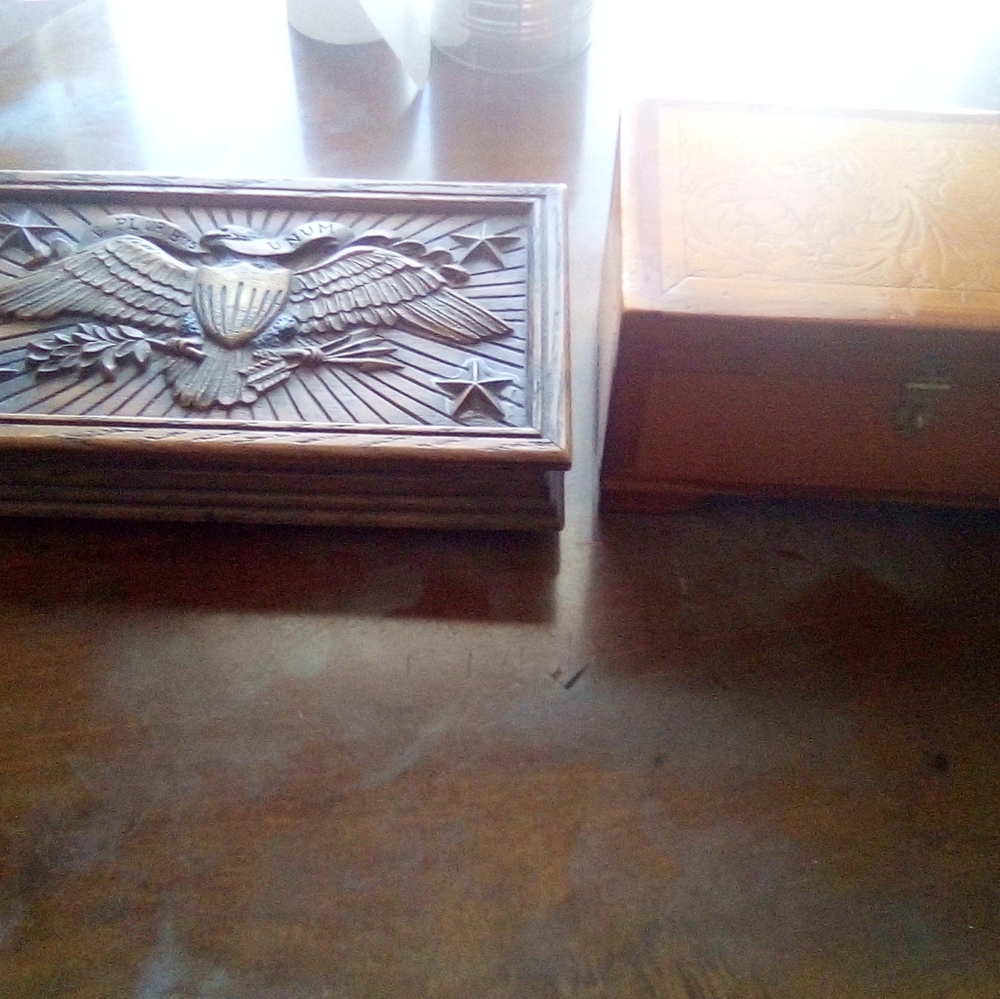 Items - Picture 15 of 16